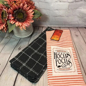 NWT Hocus Pocus halloween kitchen towel set of 2